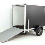 Variant Reboque fechado Black Edition 148x258cm H:157 1,35t-Rampa-Novo