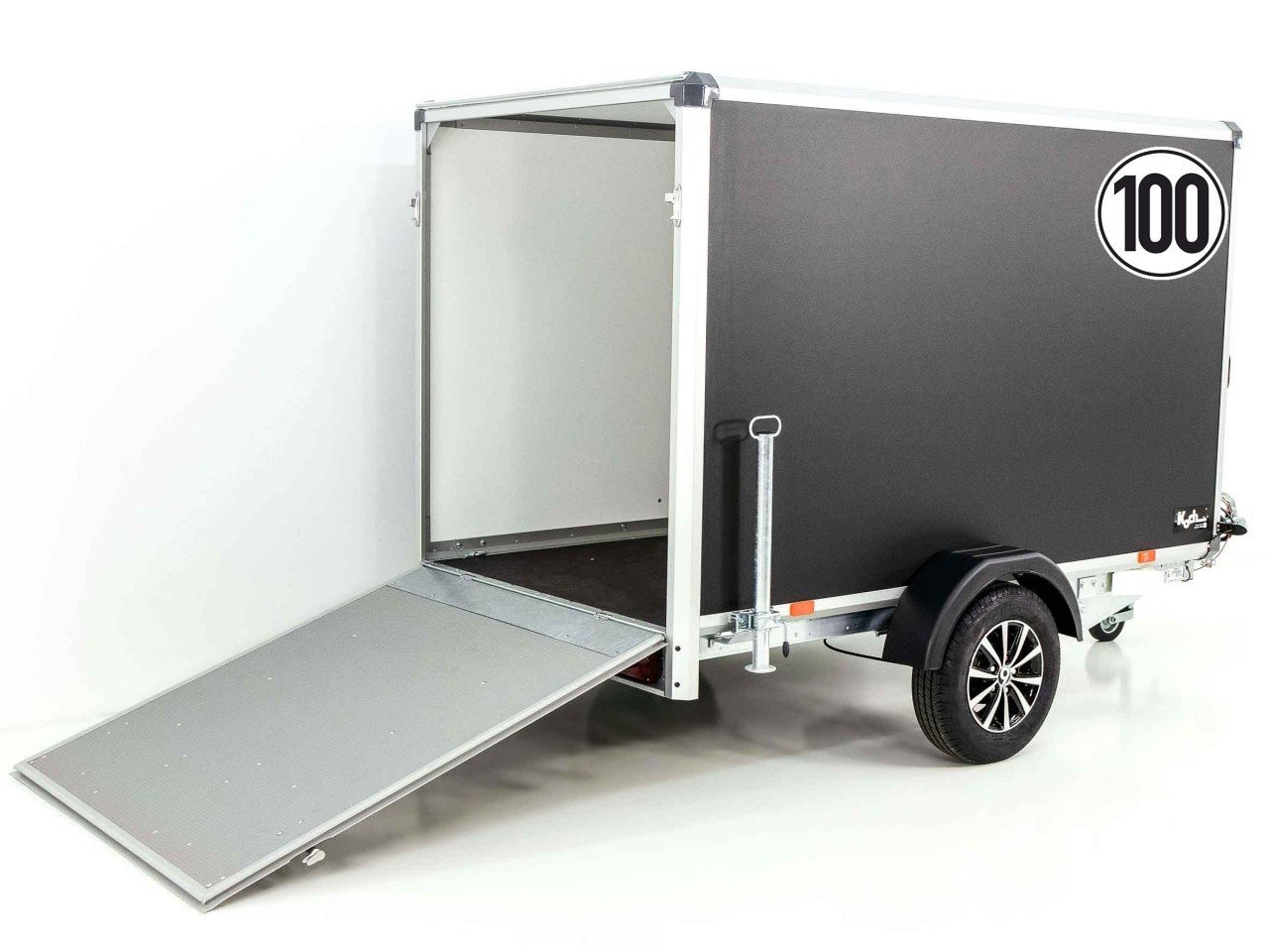 Variant Reboque fechado Black Edition 148x258cm H:157 1,35t-Rampa-Novo