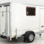 Blyss Reboque fechado 146x304cm Altura:180 1,3t, Rampa, Porta, 2 janelas-Novo