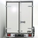 Blyss Reboque fechado 146x304cm Altura:180 1,3t, Portas traseiras, Porta lateral, 2 janelas-Novo