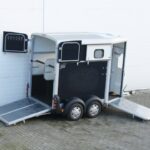 Ifor Williams Reboque para cavalos HB506-Saída frontal-Combinação de portões-preto-Novo
